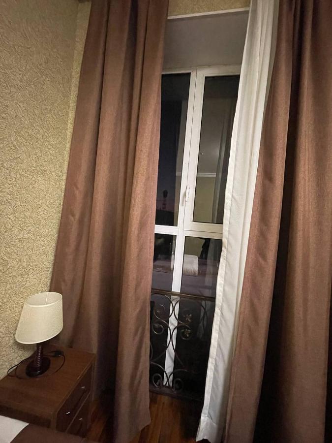בוקורו Hotel Vardonze מראה חיצוני תמונה