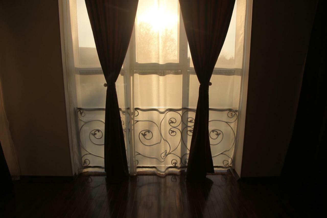 בוקורו Hotel Vardonze מראה חיצוני תמונה