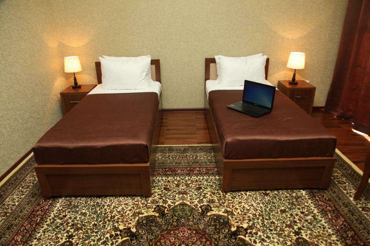 בוקורו Hotel Vardonze מראה חיצוני תמונה